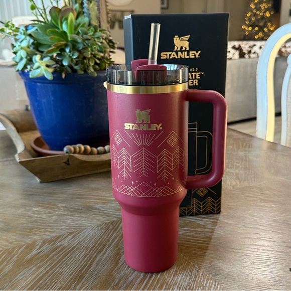 Stanley Other - Stanley 40oz Cranberry Winterscape